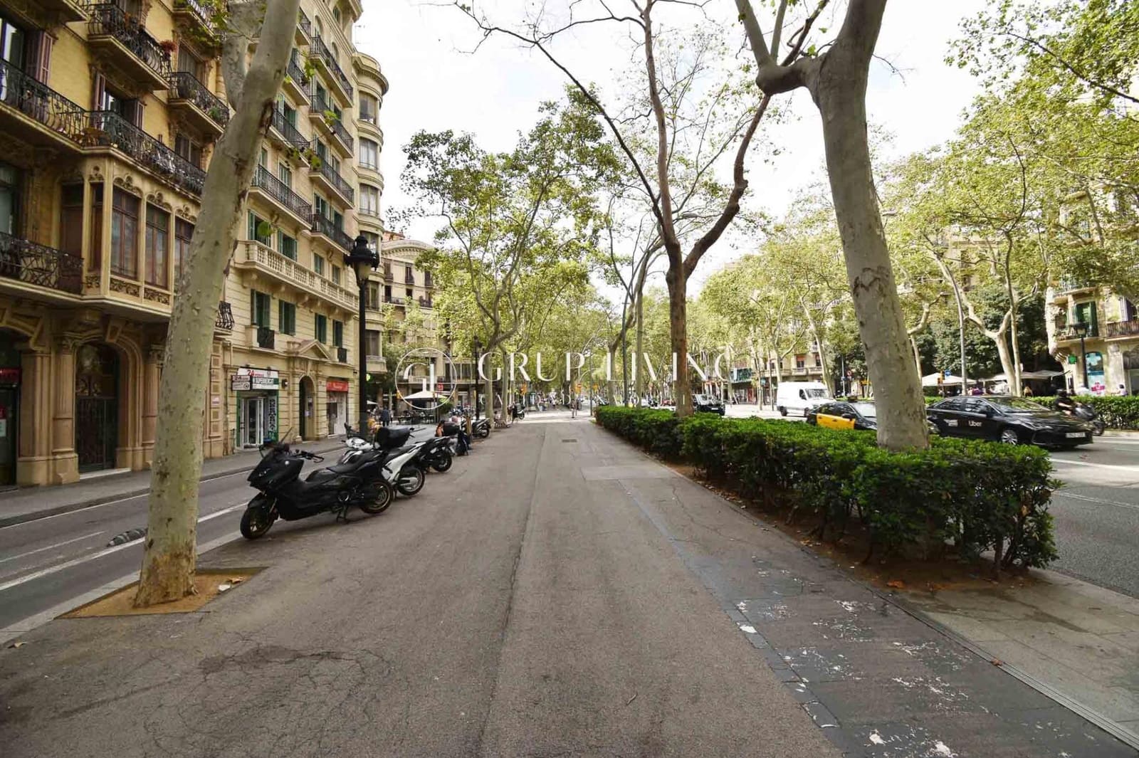 Commercial for sale in Barcelona city - € 575,000 (Ref: 9264301)