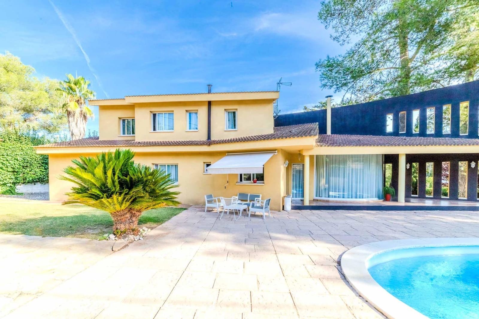 4 slaapkamer Villa te koop in Olivella met zwembad garage - € 625.000 (Ref: 9294441)