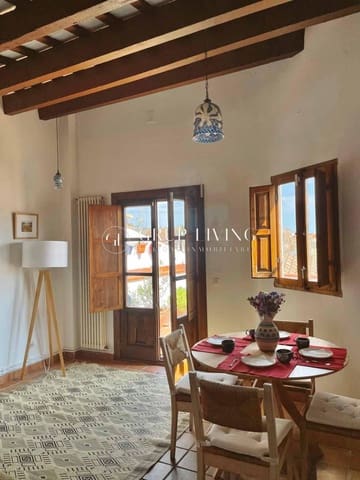 5 bedroom Townhouse for rent in Sant Pere de Ribes - € 1,800 (Ref: 9310986)