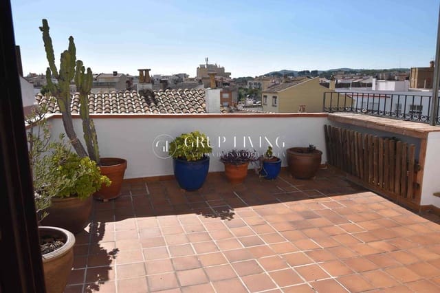 5 bedroom Townhouse for rent in Sant Pere de Ribes - € 1,800 (Ref: 9310986)