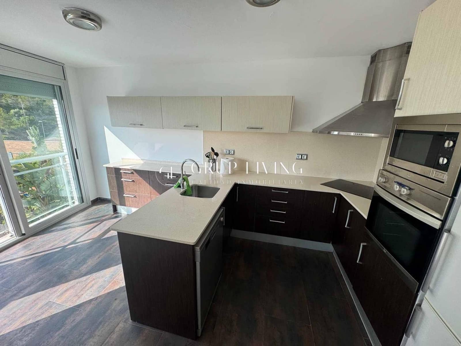 4 makuuhuone Huvila vuokrattavana paikassa Sitges mukana uima-altaan 
autotalli - 3 950 € (Ref: 9312963)