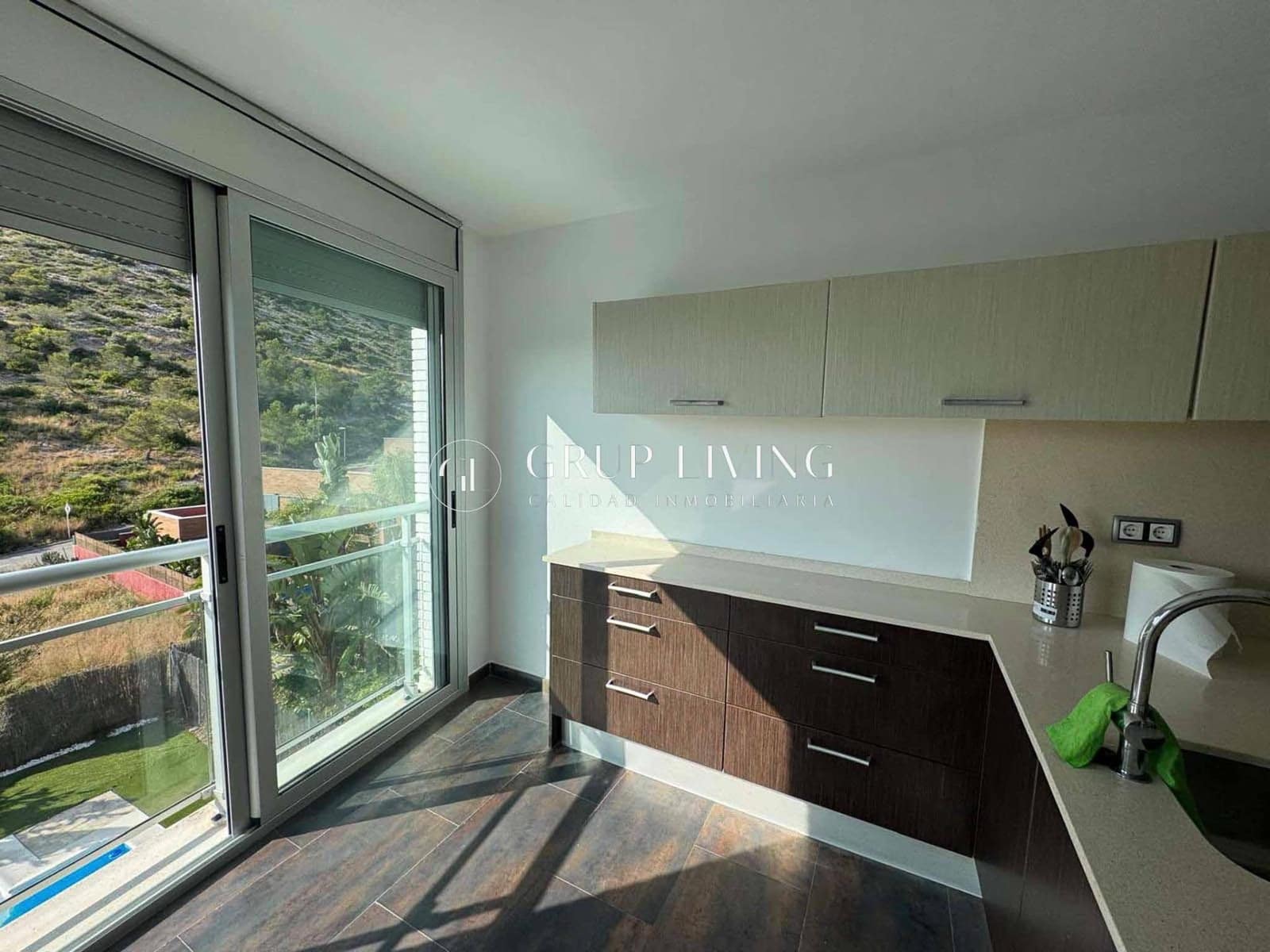 4 makuuhuone Huvila vuokrattavana paikassa Sitges mukana uima-altaan 
autotalli - 3 950 € (Ref: 9312963)