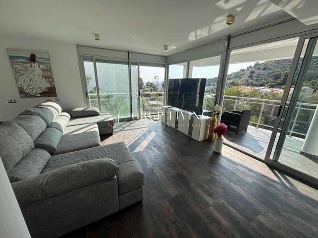 4 bedroom Villa for rent in Sitges with pool garage - € 3,950 (Ref: 9312963)