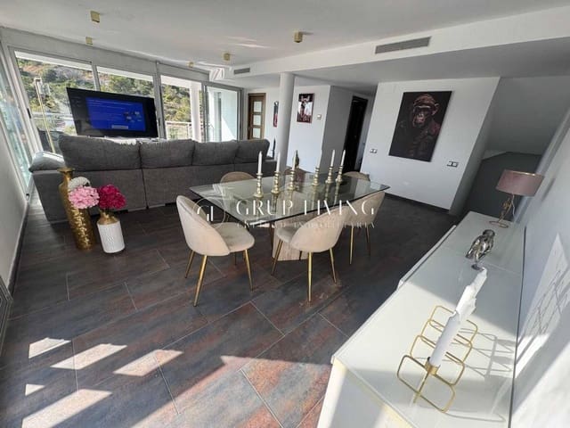 4 bedroom Villa for rent in Sitges with pool garage - € 3,950 (Ref: 9312963)