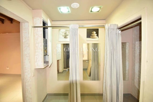 Commercial for sale in Sitges - € 450,000 (Ref: 9388019)