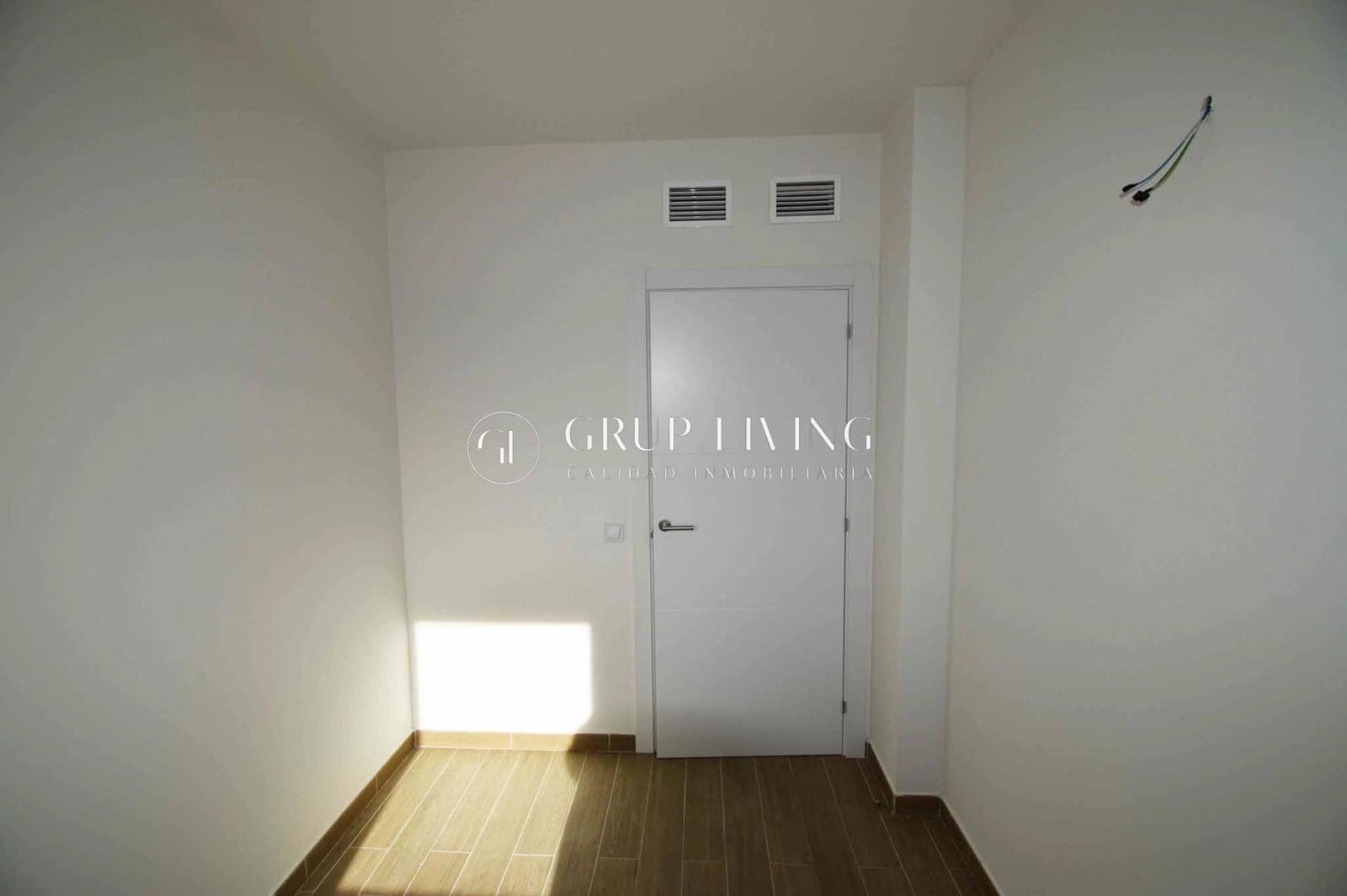 2 bedroom Flat for rent in Vilanova i la Geltru with pool garage - € 1,100 (Ref: 9431146)