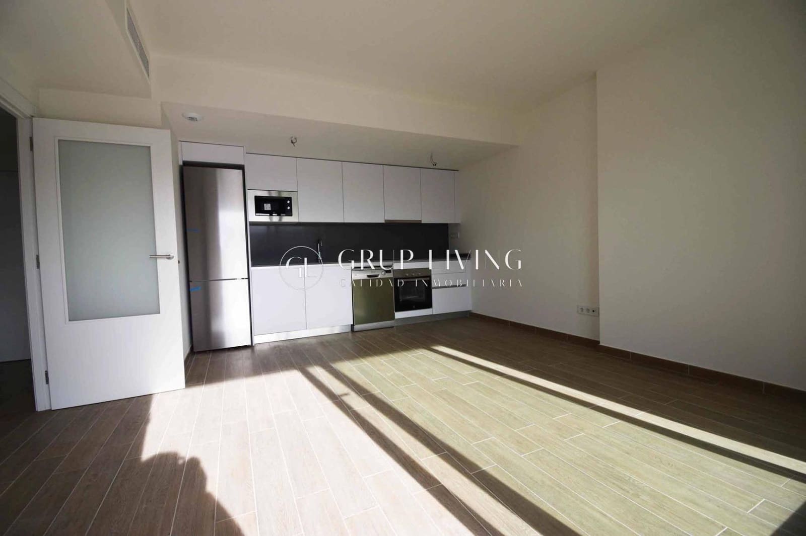 2 bedroom Flat for rent in Vilanova i la Geltru with pool garage - € 1,100 (Ref: 9431146)