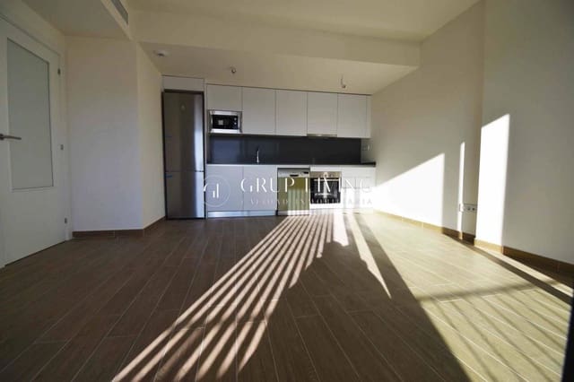 2 bedroom Flat for rent in Vilanova i la Geltrú with pool garage - € 1,100 (Ref: 9431146)