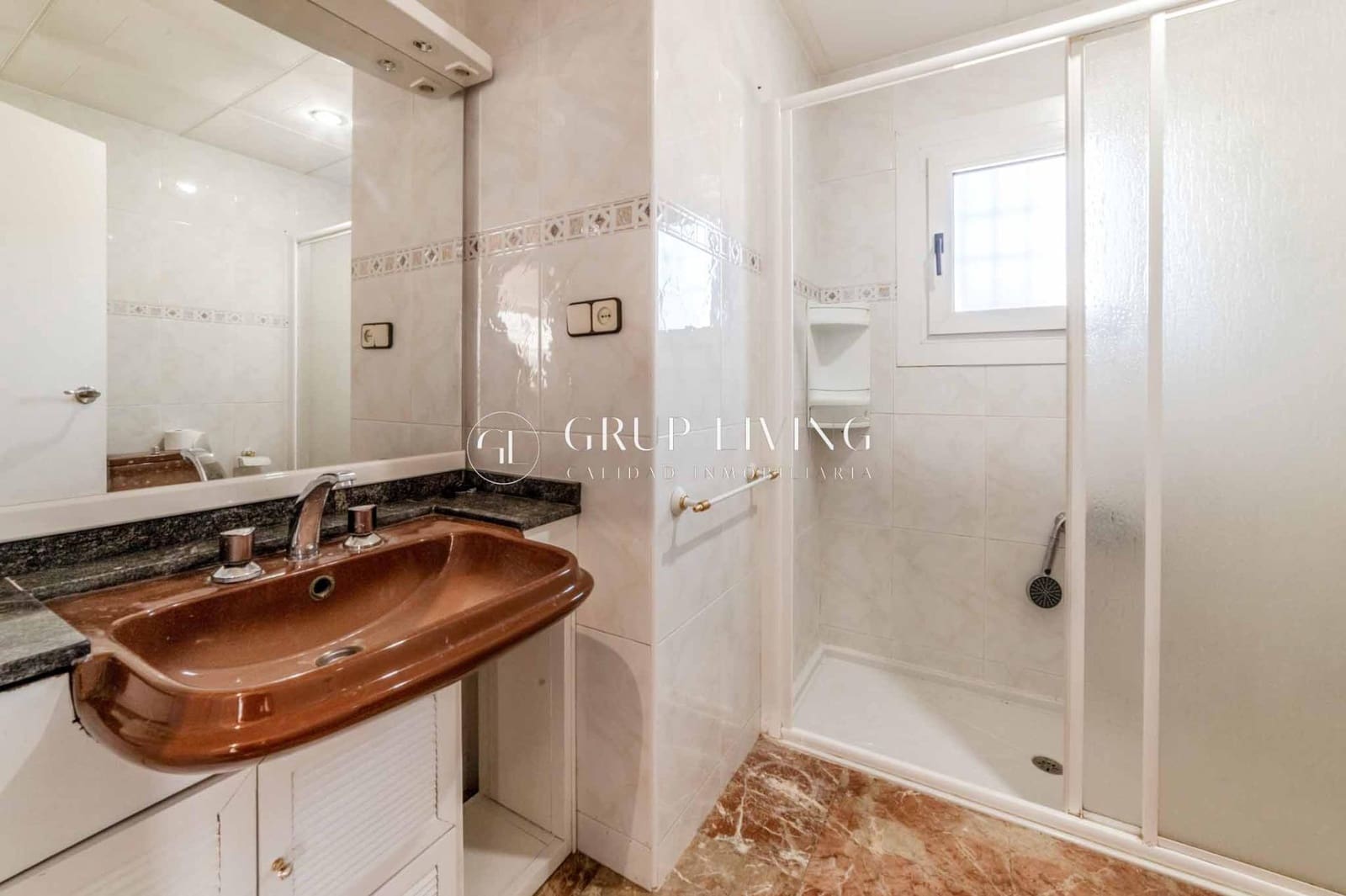 5 bedroom Villa for sale in Canyelles - € 350,000 (Ref: 9431147)