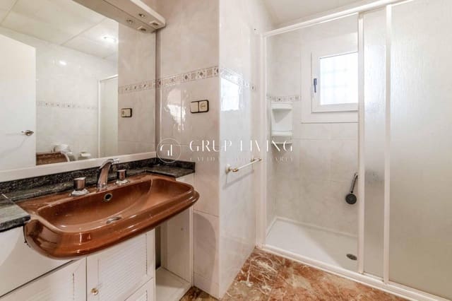 5 soveværelse Villa til salg i Canyelles - € 350.000 (Ref: 9431147)