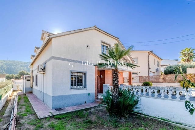 5 soveværelse Villa til salg i Canyelles - € 350.000 (Ref: 9431147)