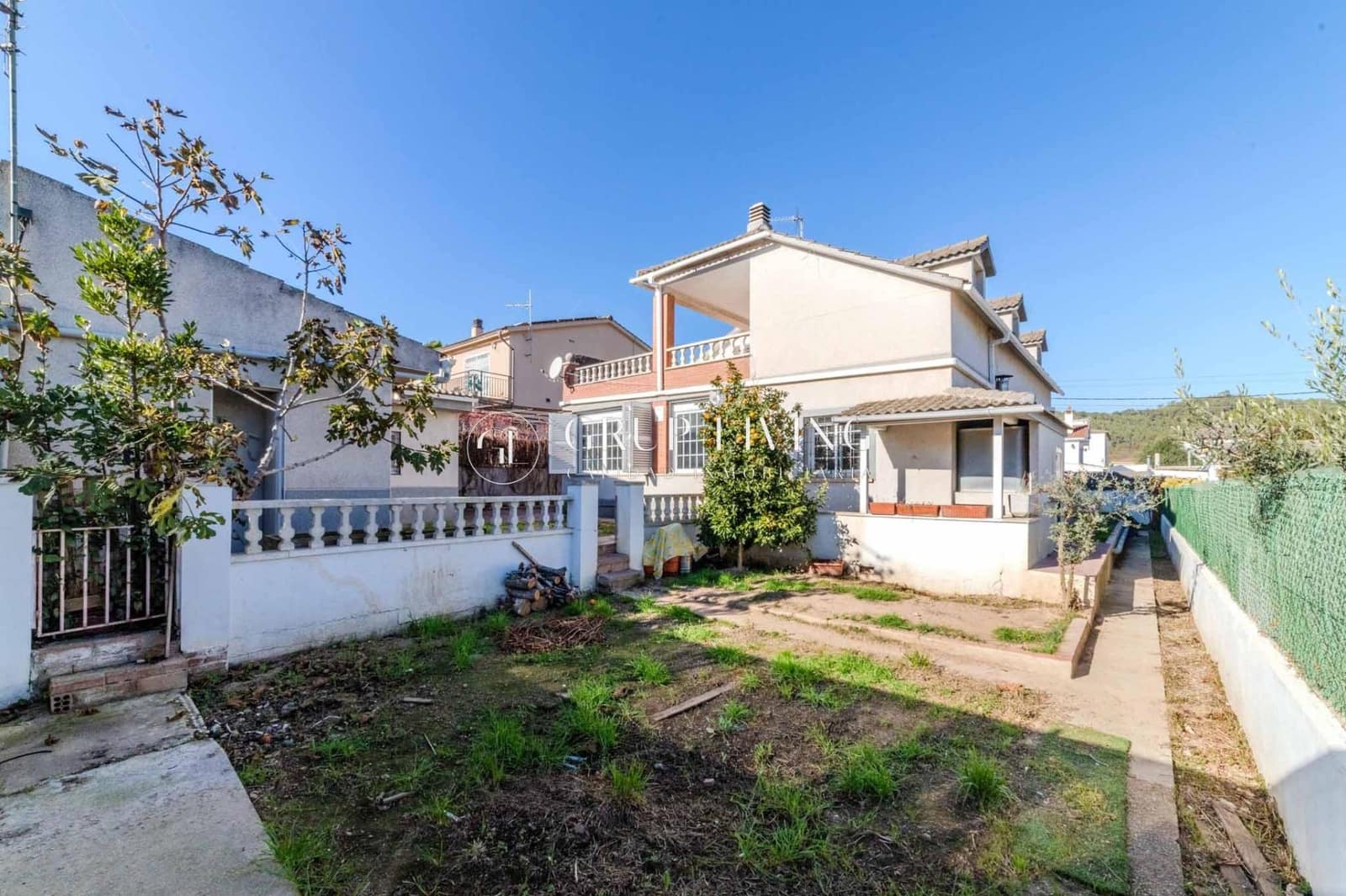 5 bedroom Villa for sale in Canyelles - € 350,000 (Ref: 9431147)