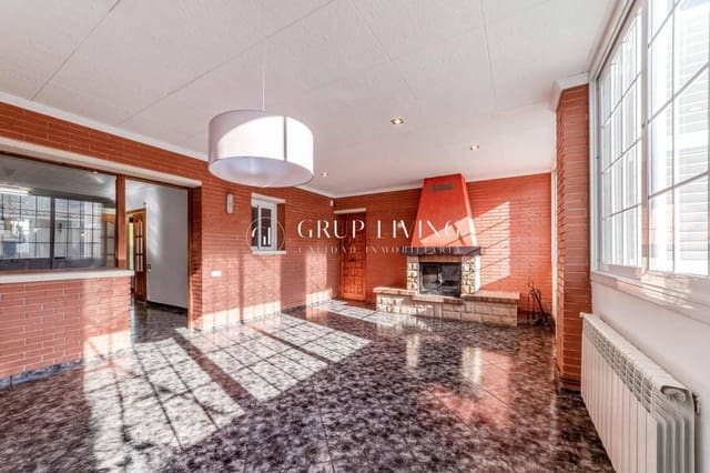 5 soveværelse Villa til salg i Canyelles - € 350.000 (Ref: 9431147)