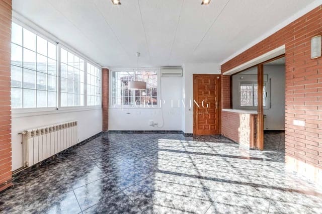 5 soveværelse Villa til salg i Canyelles - € 350.000 (Ref: 9431147)