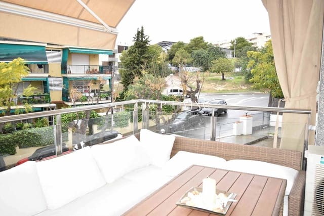 3 soveværelse Lejlighed til salg i Sitges med swimmingpool - € 525.000 (Ref: 9449410)