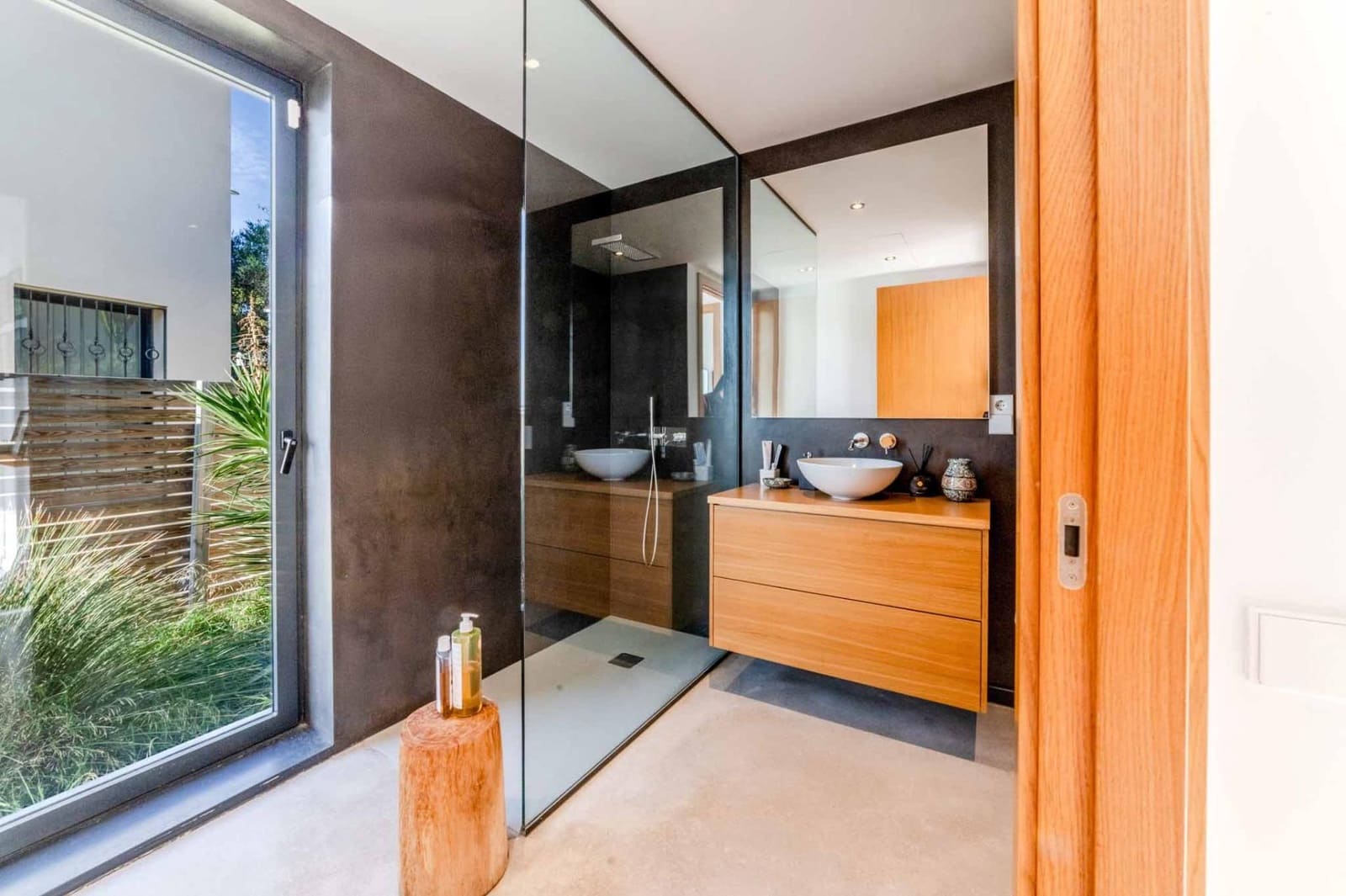 4 bedroom Villa for sale in Sitges with pool garage - € 1,800,000 (Ref: 9451164)