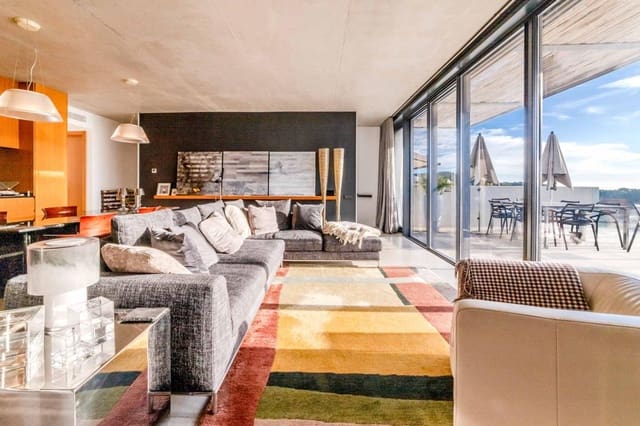 4 bedroom Villa for sale in Sitges with pool garage - € 1,800,000 (Ref: 9451164)