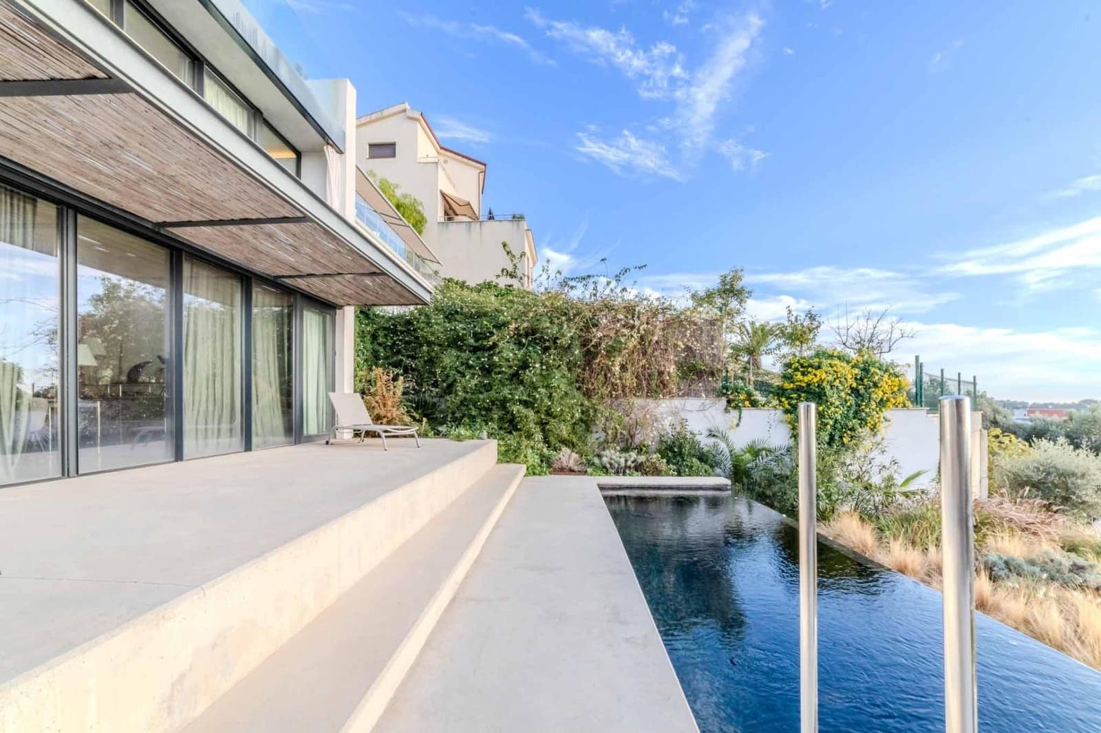 4 makuuhuone Huvila myytävänä paikassa Sitges mukana uima-altaan 
autotalli - 1 800 000 € (Ref: 9451164)