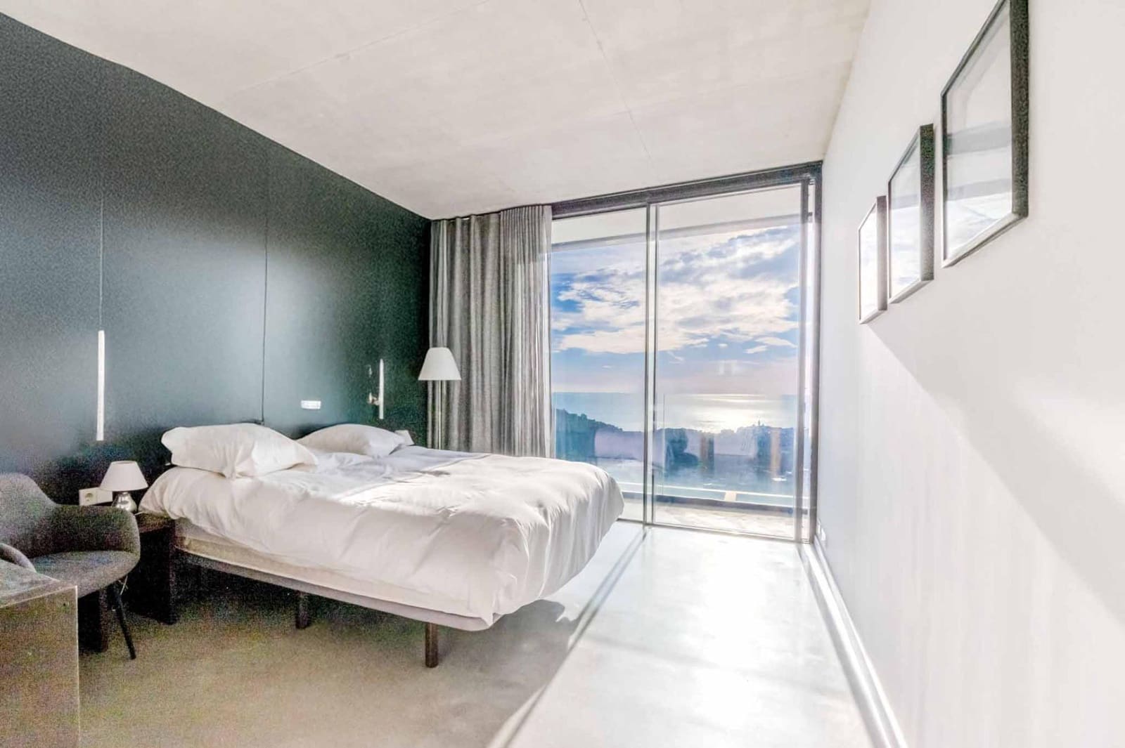 4 bedroom Villa for sale in Sitges with pool garage - € 1,750,000 (Ref: 9451164)