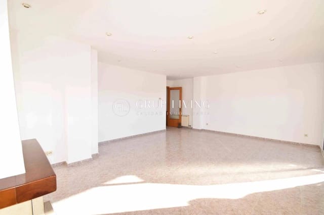 Appartement de 4 chambres à louer à Sant Pere de Ribes - 1 800 € (Ref: 9456371)
