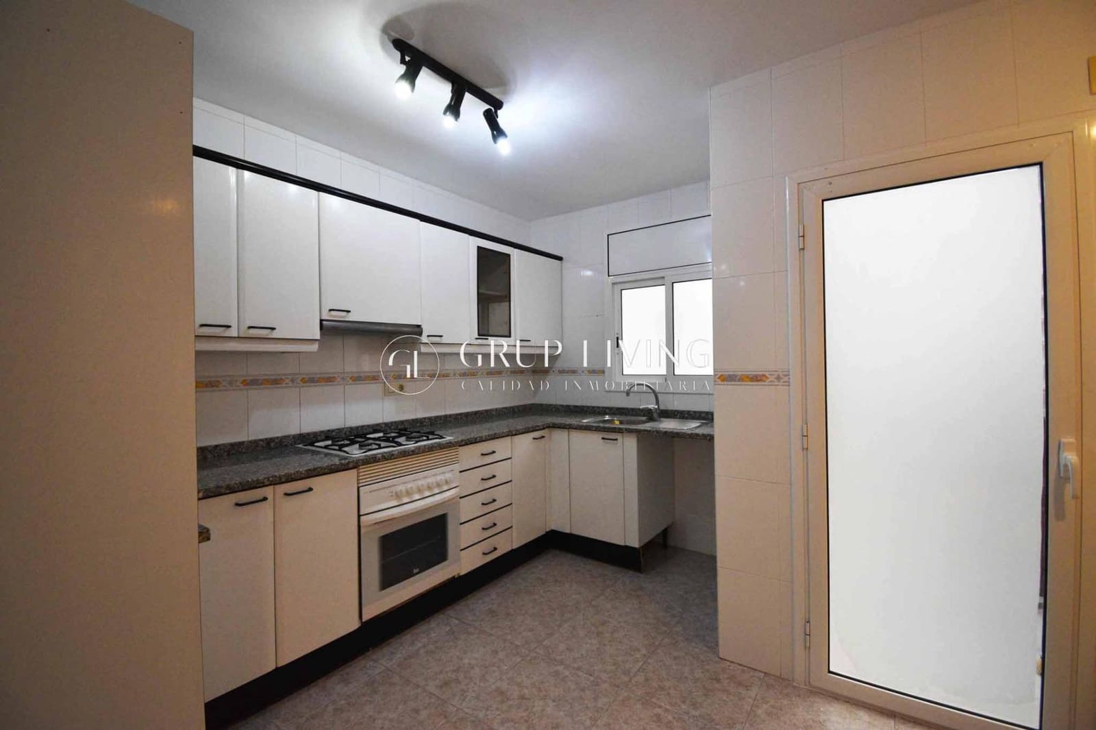 Appartement de 4 chambres à louer à Sant Pere de Ribes avec garage - 1 800 € (Ref: 9456371)