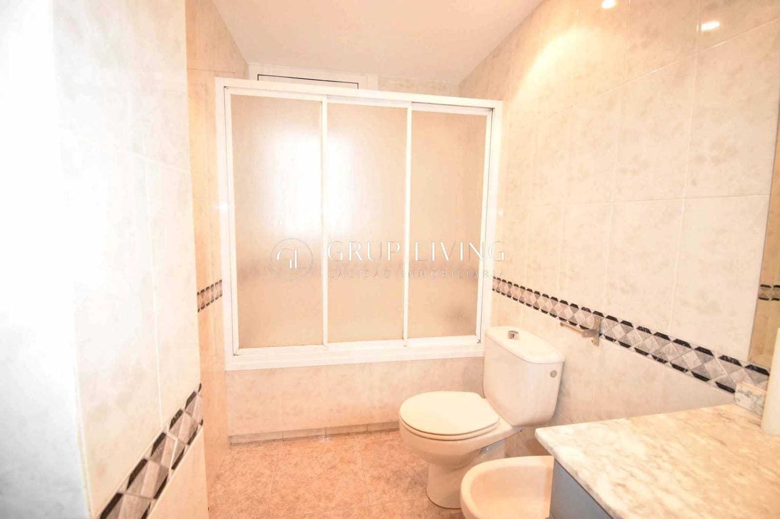 Appartement de 4 chambres à louer à Sant Pere de Ribes avec garage - 1 800 € (Ref: 9456371)