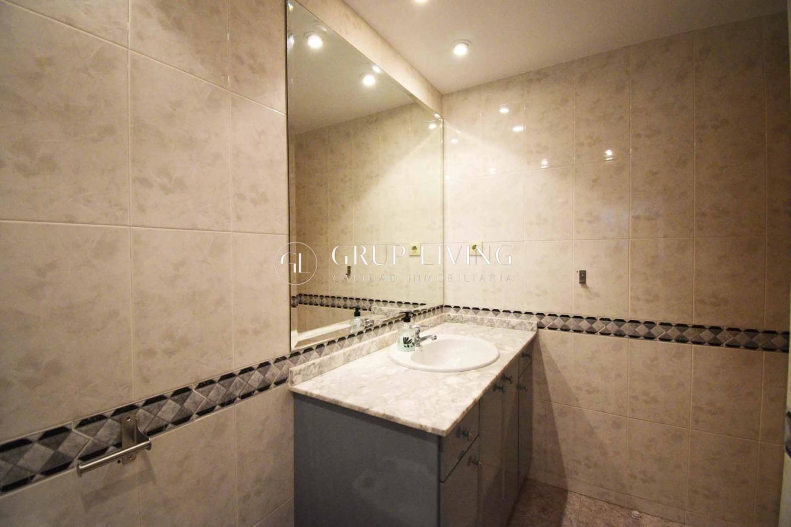 Appartement de 4 chambres à louer à Sant Pere de Ribes avec garage - 1 800 € (Ref: 9456371)