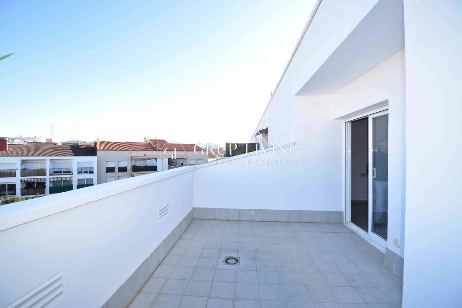 Appartement de 4 chambres à louer à Sant Pere de Ribes avec garage - 1 800 € (Ref: 9456371)