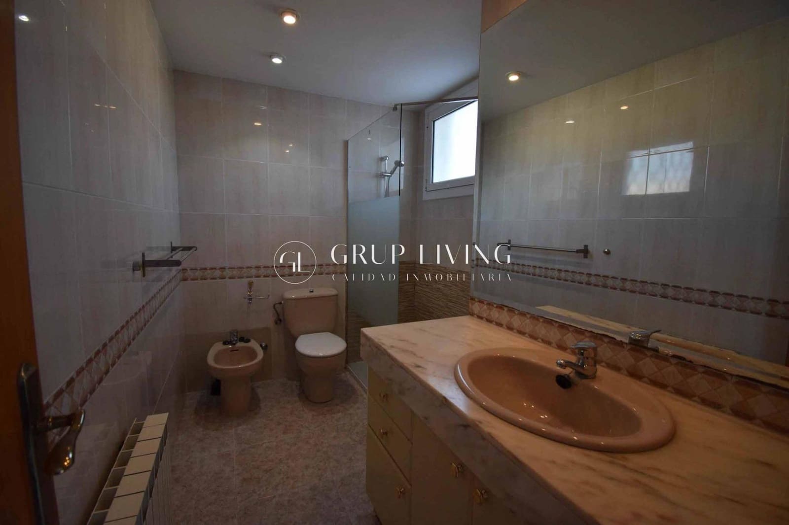 Appartement de 4 chambres à louer à Sant Pere de Ribes avec garage - 1 800 € (Ref: 9456371)