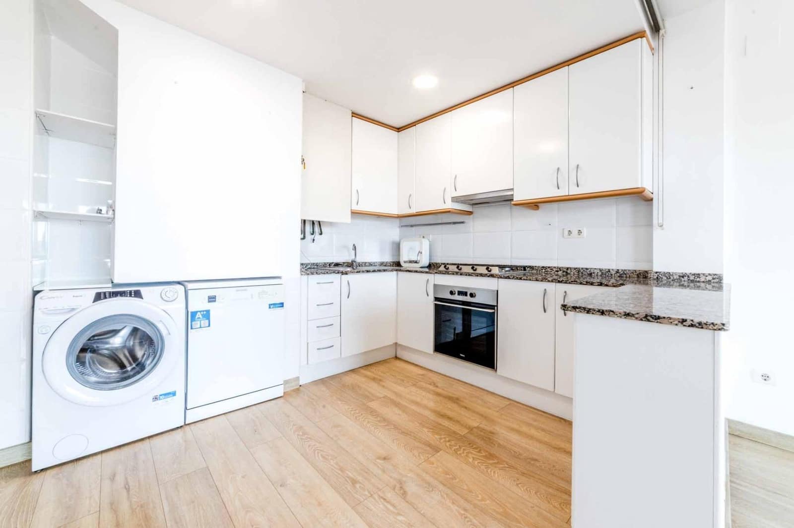 1 bedroom Flat for sale in Sitges with pool - € 325,000 (Ref: 9497505)