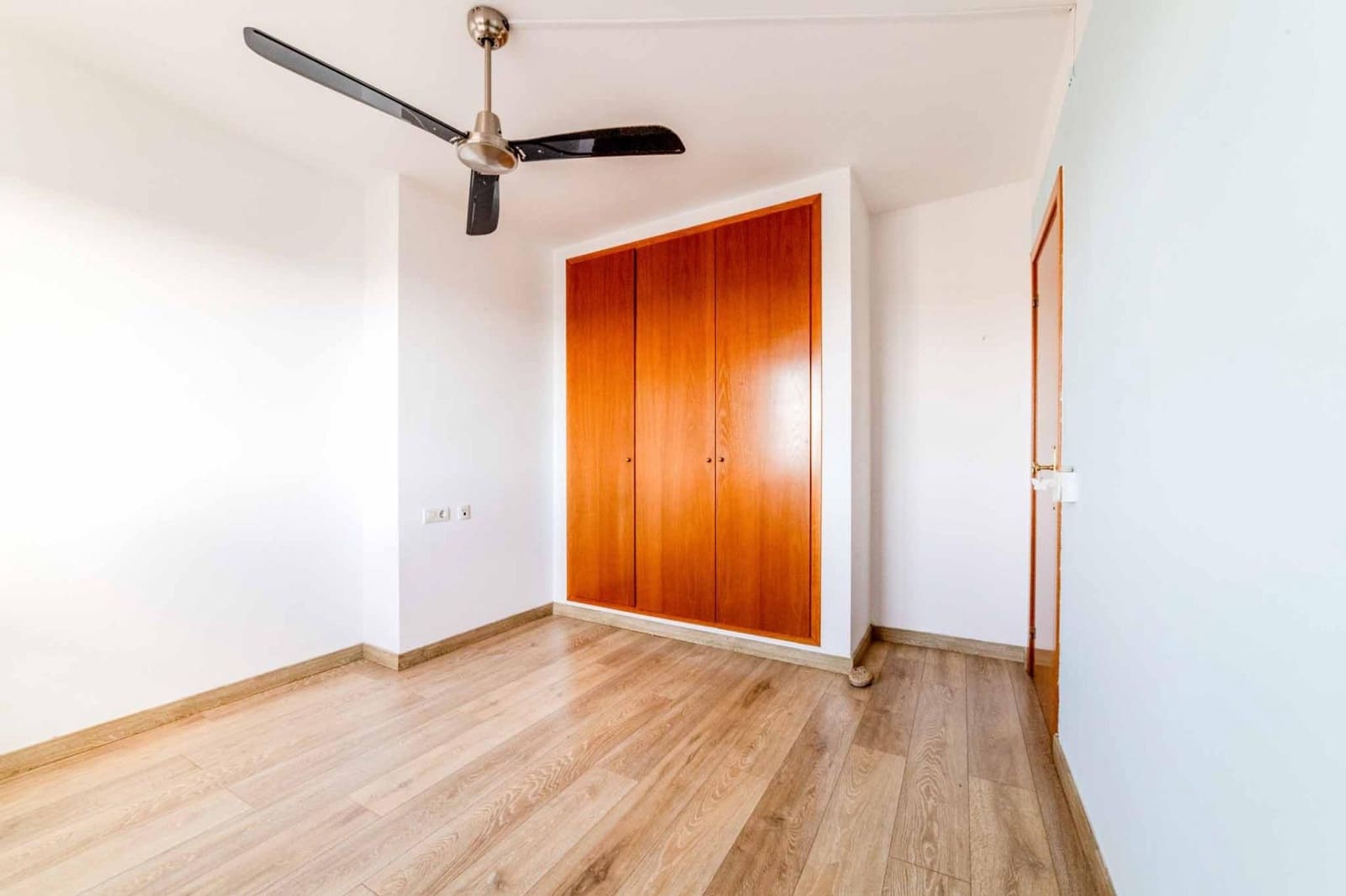 1 bedroom Flat for sale in Sitges with pool - € 325,000 (Ref: 9497505)