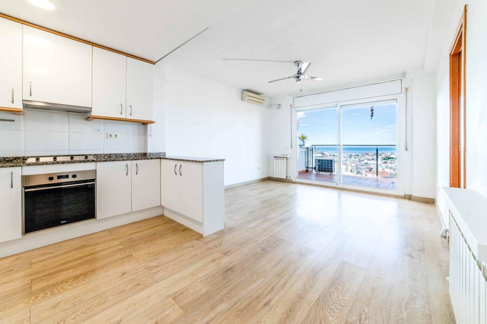 1 bedroom Flat for sale in Sitges with pool - € 325,000 (Ref: 9497505)