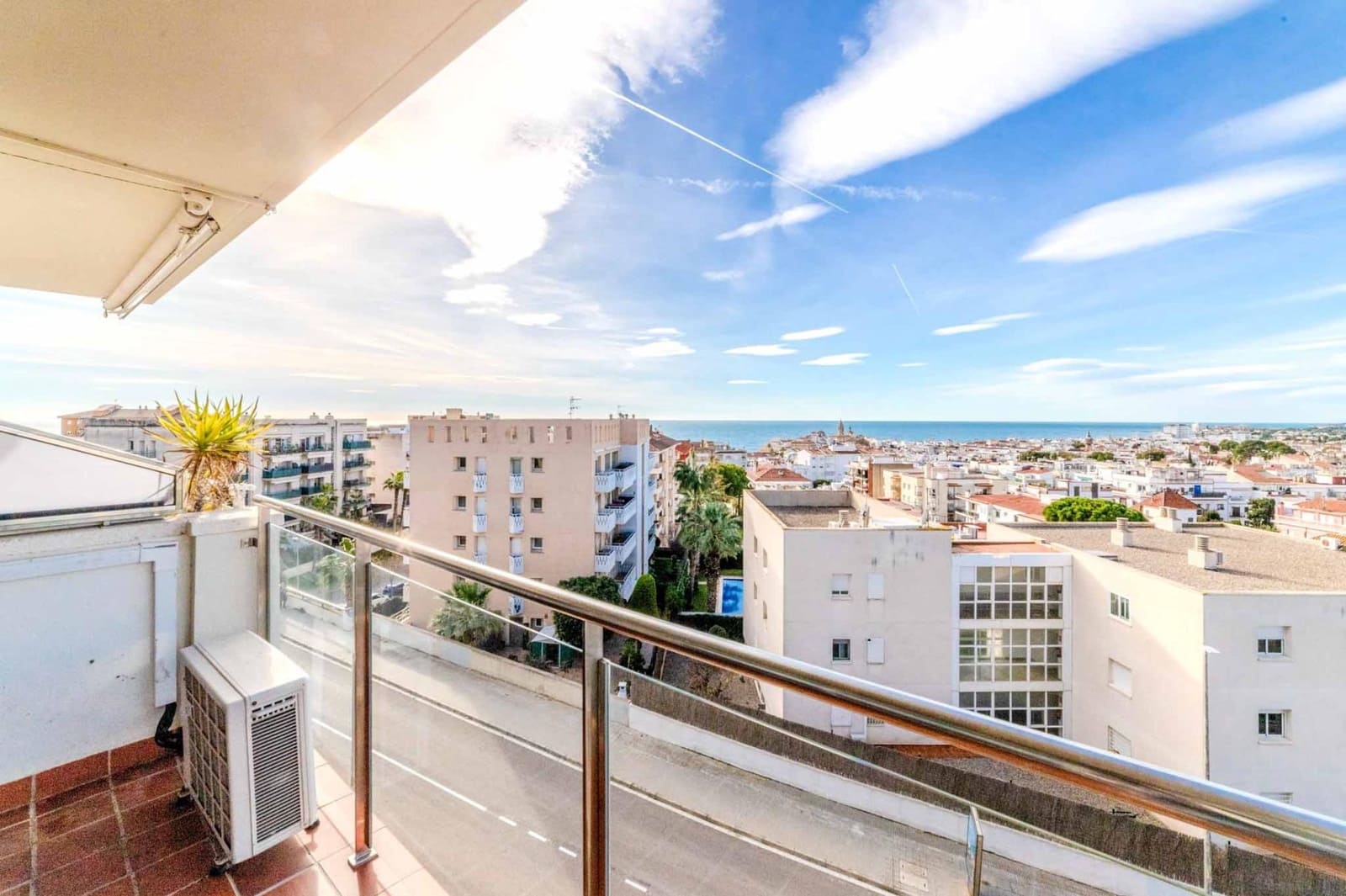 1 bedroom Flat for sale in Sitges with pool - € 325,000 (Ref: 9497505)