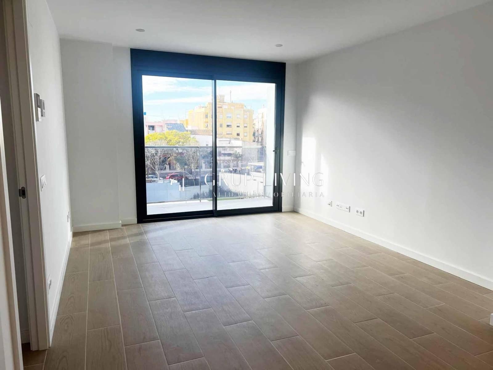 2 bedroom Flat for rent in Vilanova i la Geltru with pool garage - € 1,300 (Ref: 9497506)