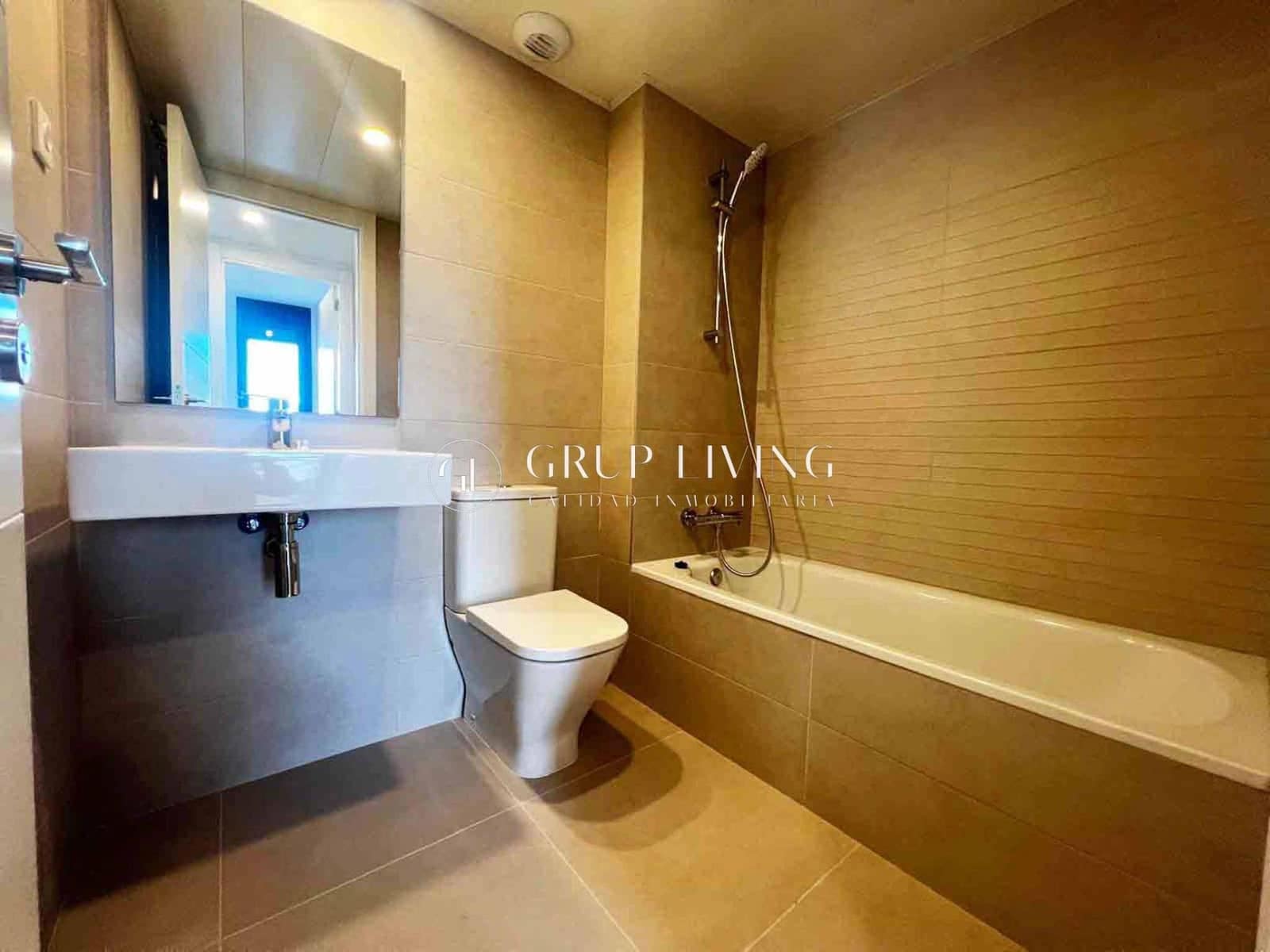 2 bedroom Flat for rent in Vilanova i la Geltru with pool garage - € 1,300 (Ref: 9497506)