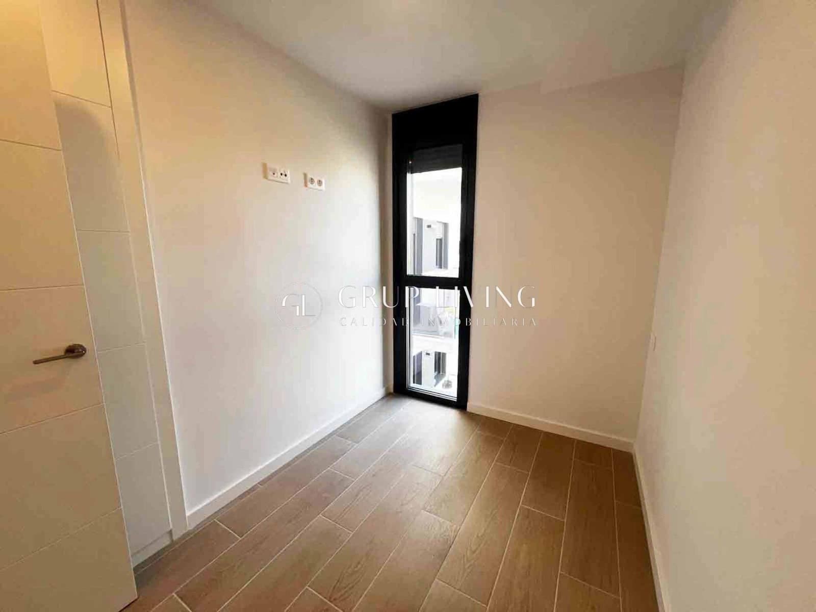 2 bedroom Flat for rent in Vilanova i la Geltru with pool garage - € 1,300 (Ref: 9497506)