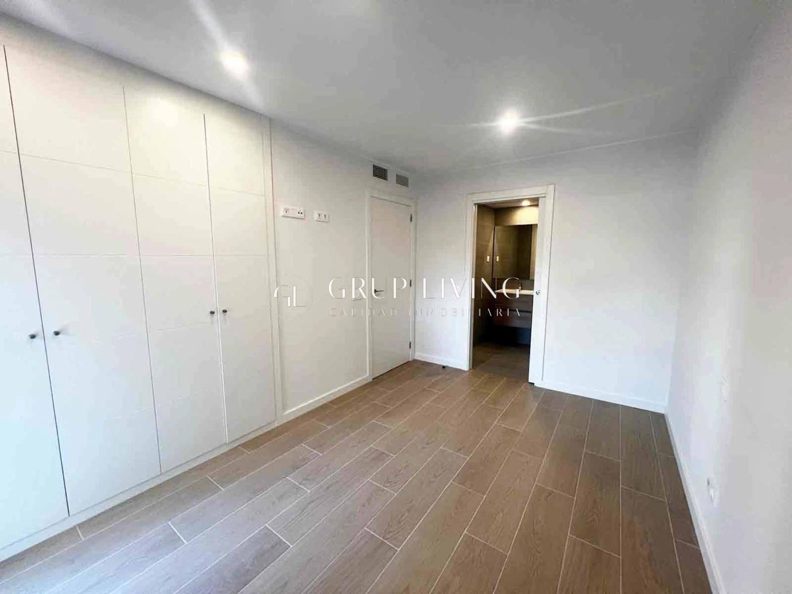 2 bedroom Flat for rent in Vilanova i la Geltru with pool garage - € 1,300 (Ref: 9497506)