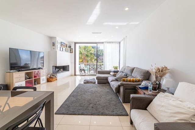 4 soveværelse Villa til salg i Sant Pere de Ribes med swimmingpool garage - € 975.000 (Ref: 9555976)