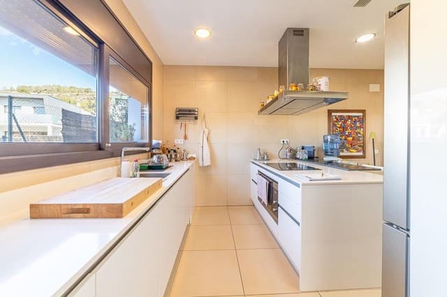 4 soveværelse Villa til salg i Sant Pere de Ribes med swimmingpool garage - € 975.000 (Ref: 9555976)