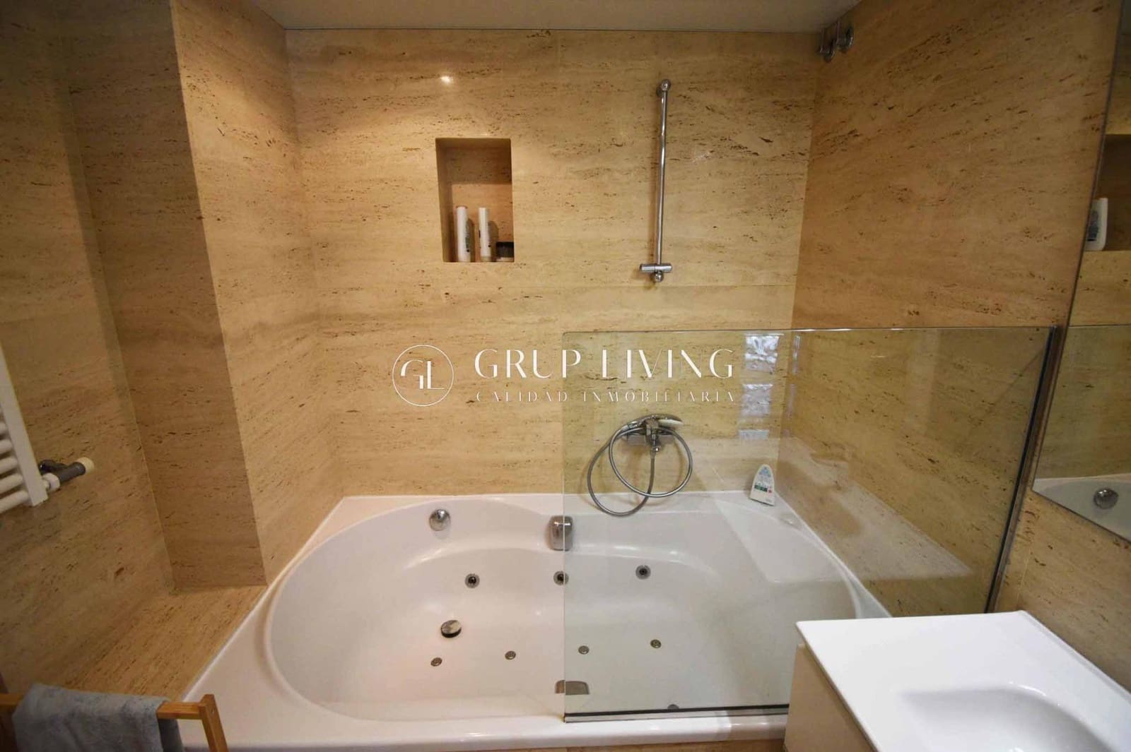 2 slaapkamer Flat te huur in Sant Pere de Ribes met garage - € 1.538 (Ref: 9586622)