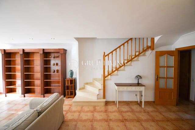 5 makuuhuone Huvila myytävänä paikassa Sitges mukana uima-altaan 
autotalli - 960 000 € (Ref: 9591408)