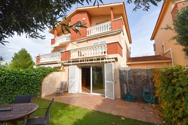 5 makuuhuone Huvila myytävänä paikassa Sitges mukana uima-altaan 
autotalli - 960 000 € (Ref: 9591408)