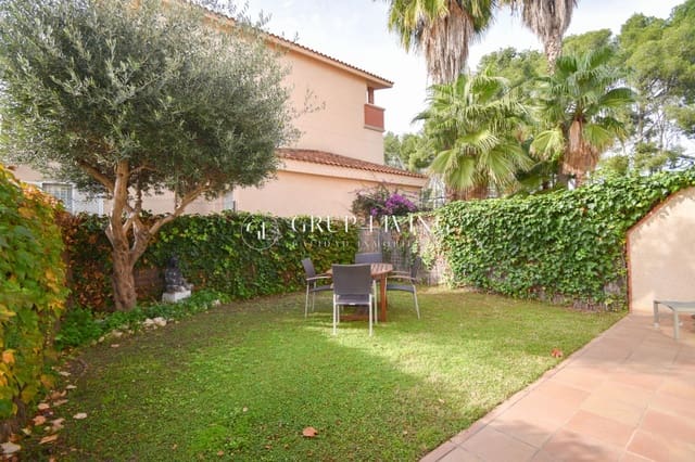 5 makuuhuone Huvila myytävänä paikassa Sitges mukana uima-altaan 
autotalli - 960 000 € (Ref: 9591408)