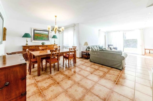 5 sovrum Villa till salu i Sitges med pool garage - 895 000 € (Ref: 9591408)