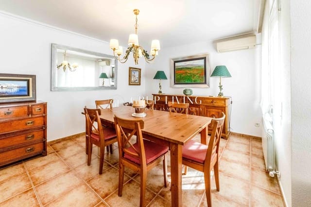 5 sovrum Villa till salu i Sitges med pool garage - 895 000 € (Ref: 9591408)