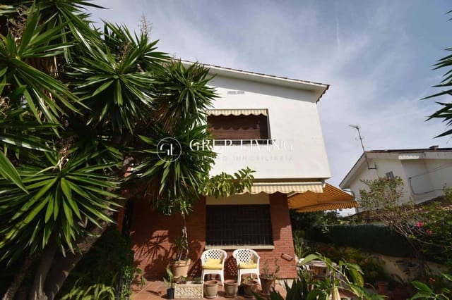 2 soveværelse Villa til salg i Calafell med garage - € 425.000 (Ref: 9596293)