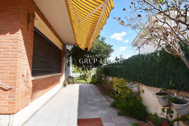 2 soveværelse Villa til salg i Calafell med garage - € 425.000 (Ref: 9596293)