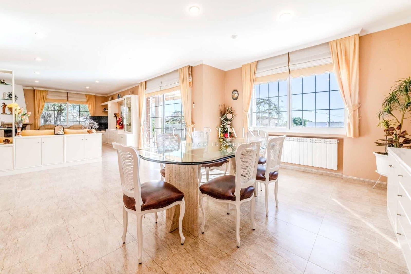 5 soveværelse Villa til salg i El Vendrell med swimmingpool garage - € 775.000 (Ref: 9615641)