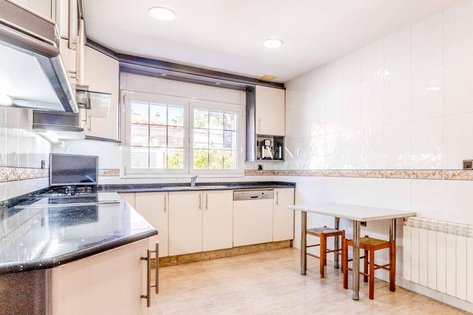 5 soveværelse Villa til salg i El Vendrell med swimmingpool garage - € 775.000 (Ref: 9615641)