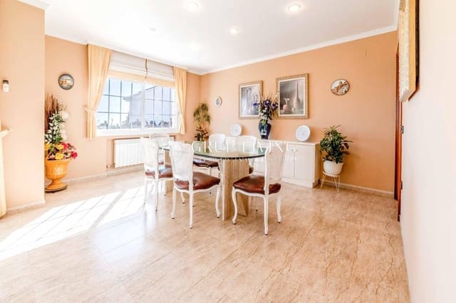 5 bedroom Villa for sale in El Vendrell with pool garage - € 775,000 (Ref: 9615641)